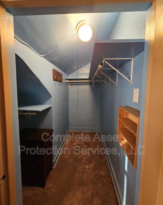 Building Photo - 1726 Davis Ave