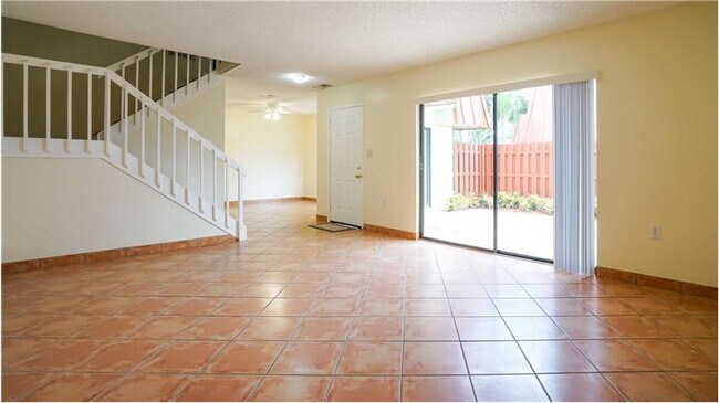 Building Photo - 3300 Meridian Way S