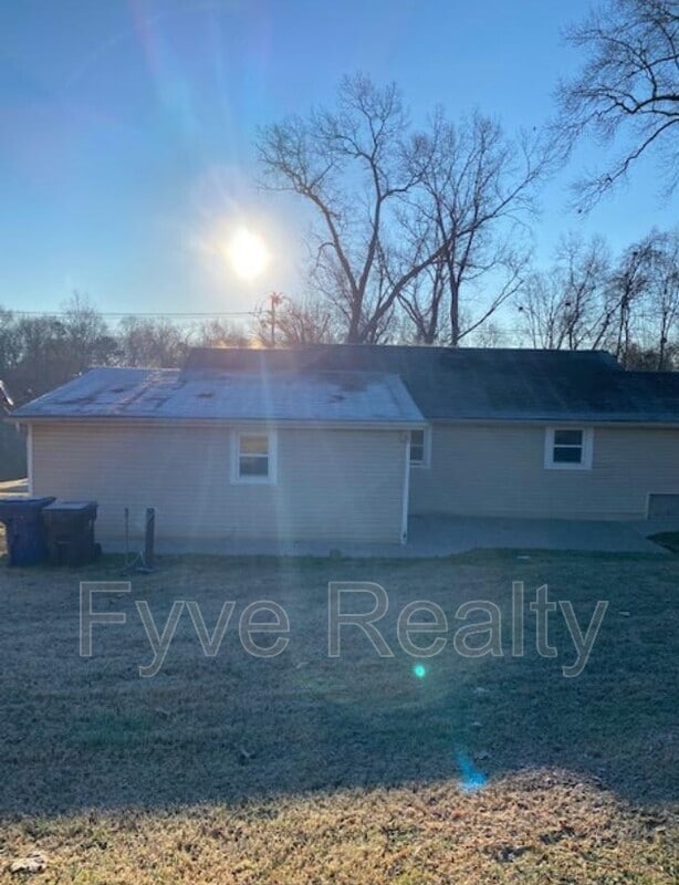 Building Photo - 8117 Bell Campground Rd