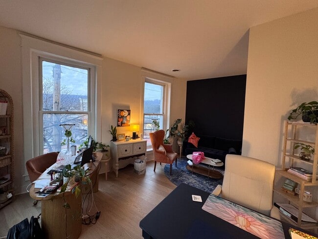 Foto del edificio - 1 Bedroom + Office Space in Emmaus