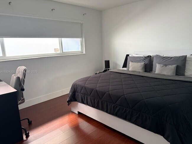 Foto del edificio - 2430 SW 22nd Terrace