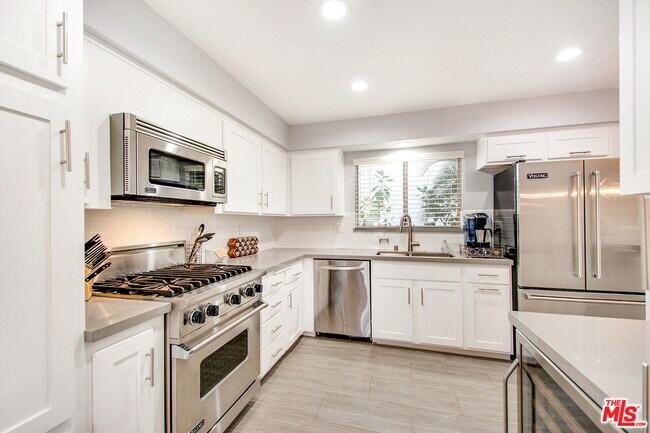 Foto del edificio - 930 California Ave
