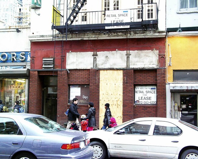 Alternate Building View - 110 Chambers St