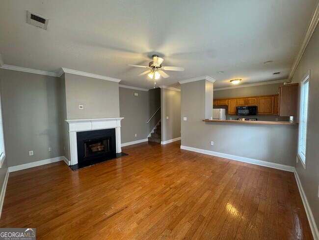 Foto del edificio - 223 Milford Dr