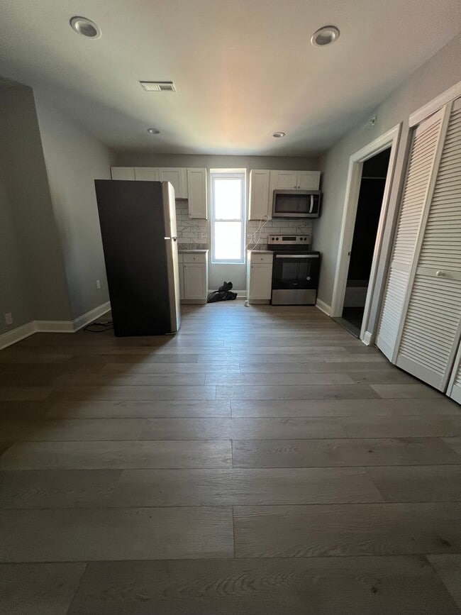 Photo - 5239 Jefferson St Apartment