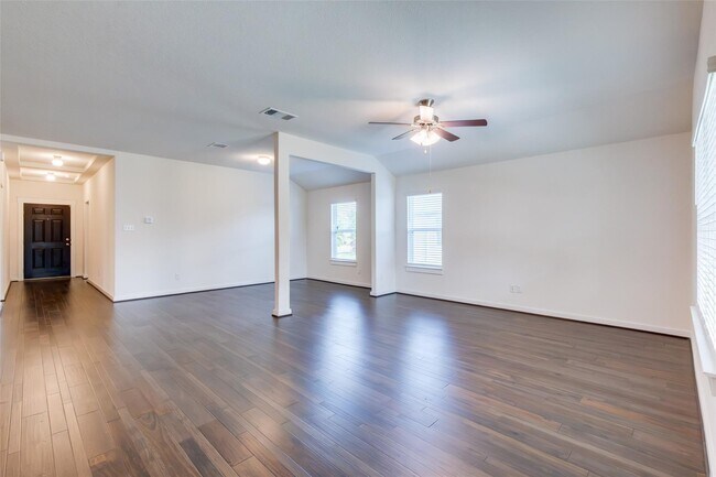 Foto del edificio - 741 Carol Dr