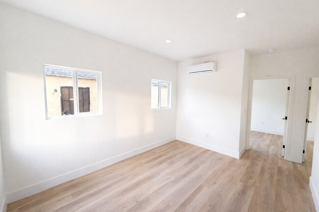 Foto del edificio - 2155 Balboa Ave