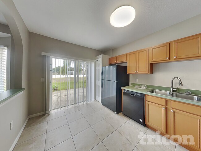 Building Photo - 435 Maple Pointe Dr