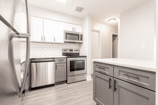 Building Photo - Grand Park Apartments