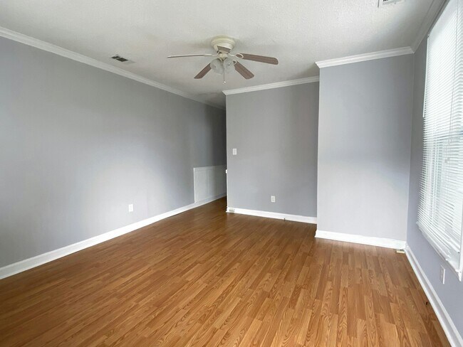 Foto del edificio - 520 E Anderson St