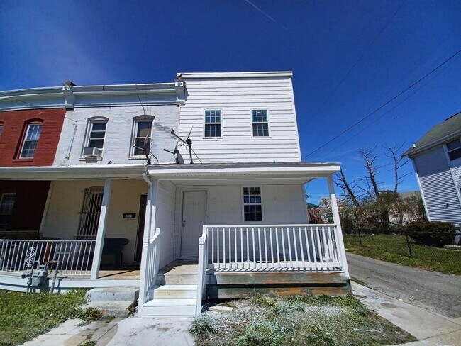 Building Photo - 1809 Lincoln Ave