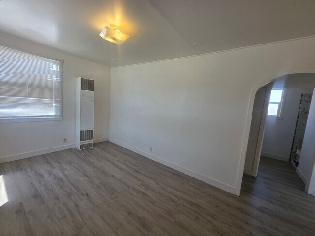 Building Photo - 1030 F St