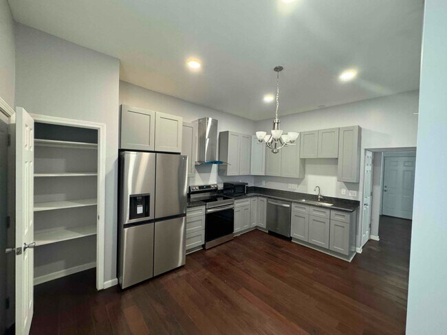 Foto del edificio - 141 E 8th Ave