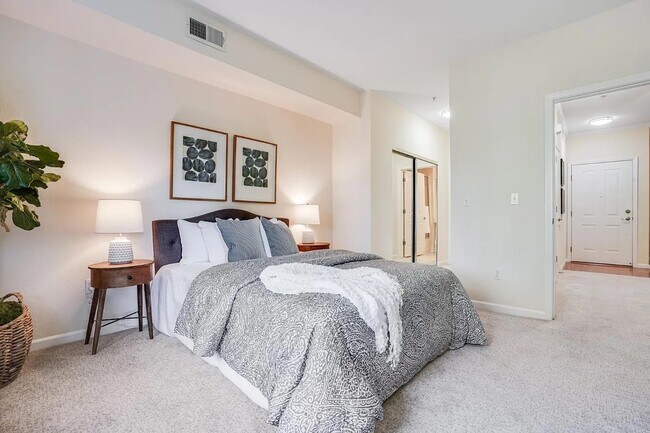 Foto del edificio - 1982 W Bayshore Rd