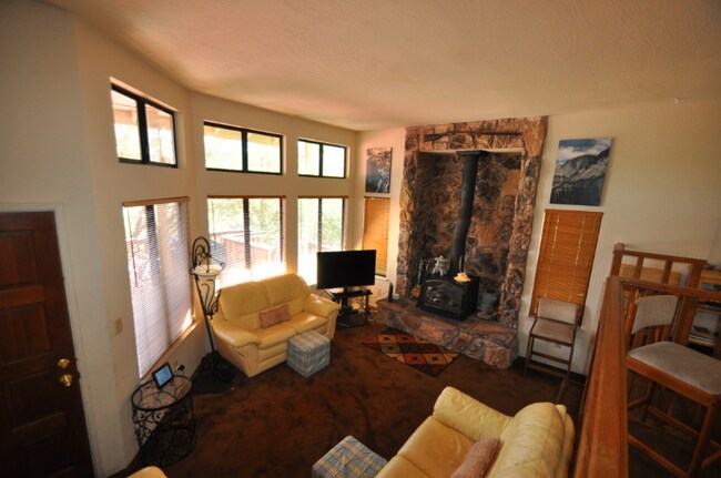 Building Photo - 12735 Junipero Serra Way