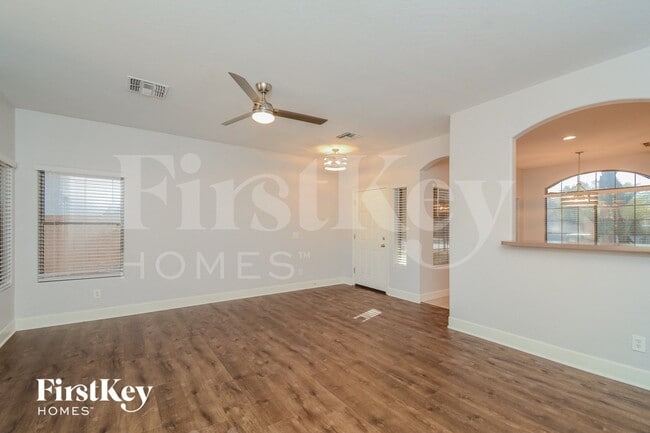 Building Photo - 13030 W Windrose Dr