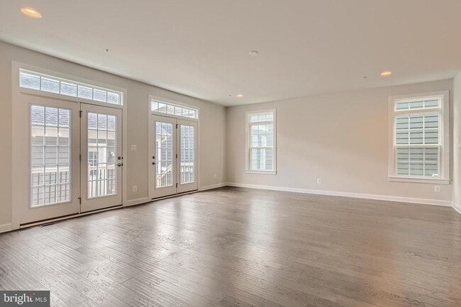 Building Photo - 6422 Greenleigh Ave
