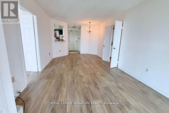 Photo du bâtiment - 4470-4470 Tucana Ct