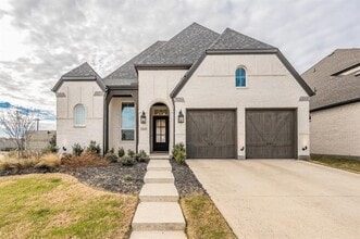 Building Photo - 2105 Tremont Dr