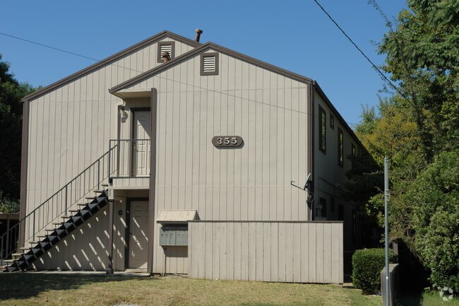 Foto del edificio - 355 N Adams St