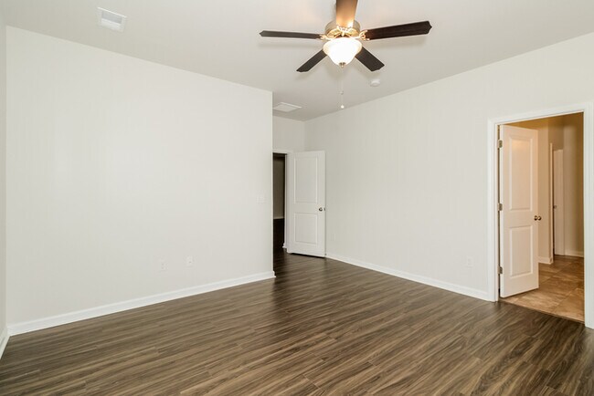 Building Photo - 163 Dorian Lp