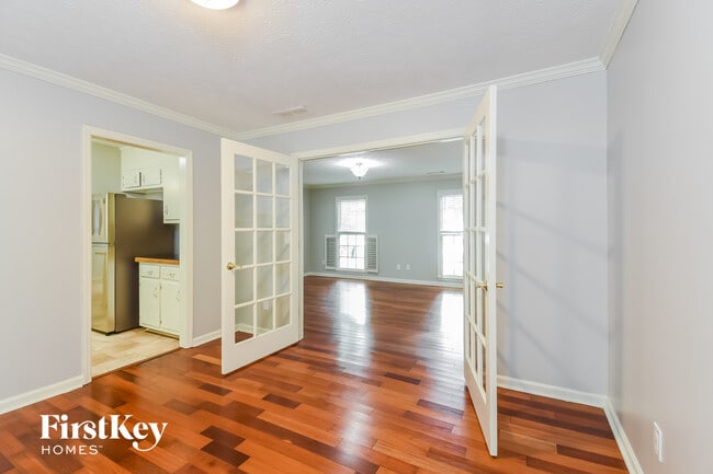 Foto del edificio - 1214 Hollytree Ct