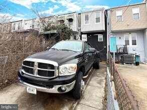 Building Photo - 2142 Penrose Ave