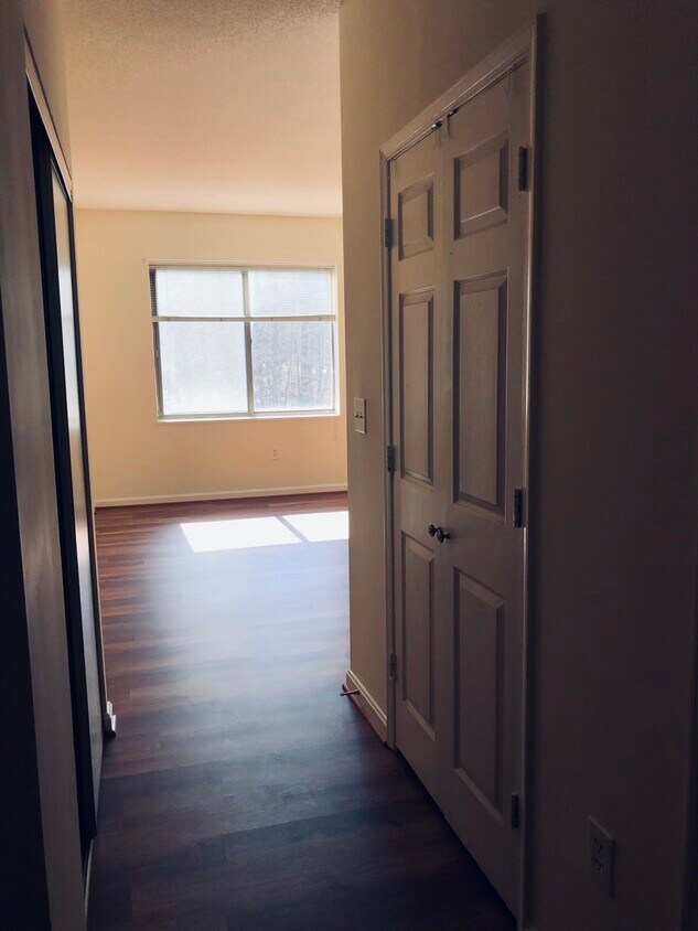 Master bedroom - 3200 N Leisure World Blvd