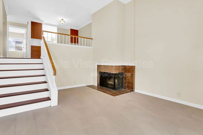 Building Photo - 3211 Caminito Eastbluff