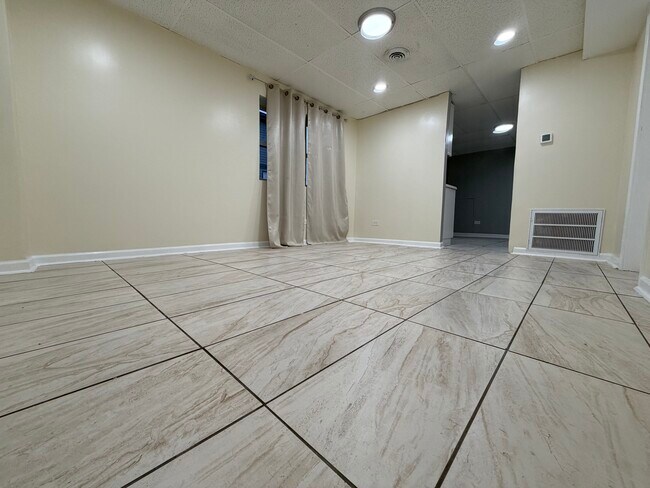 Foto del edificio - 6219 S Nagle Ave