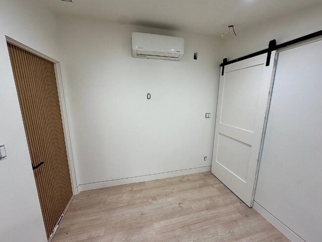 Foto del edificio - 4236 Ellenita Ave