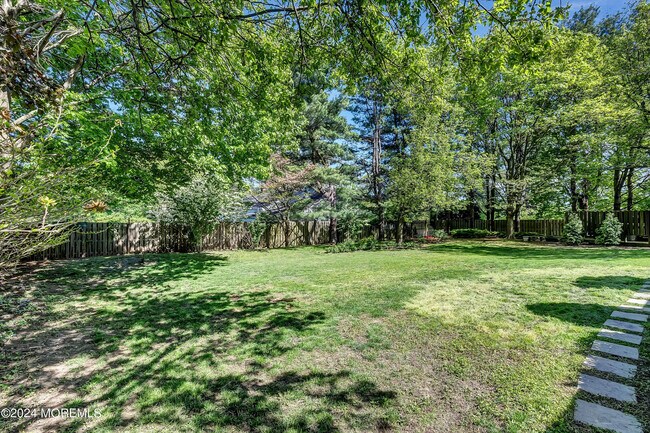 Building Photo - 24 Meadow Ln