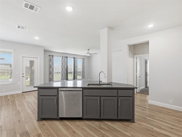 Building Photo - 201 Sweetwater Dr