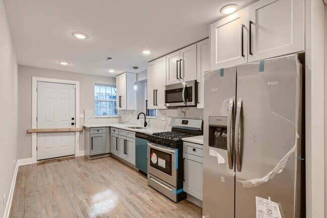 Building Photo - 5817 S Calumet Ave