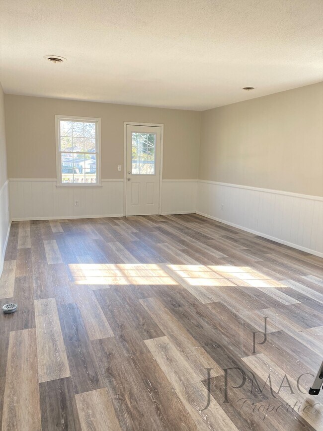 Foto del edificio - 16 Simmons Ct