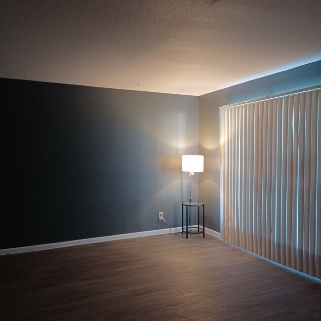 Foto del edificio - 11540 Chimney Rock Rd