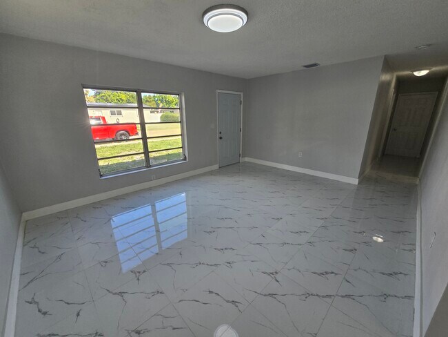 Foto del edificio - 1320 NE 211th Ter