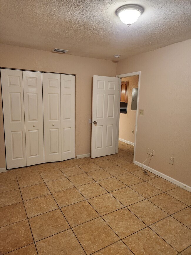 Foto del edificio - 2641 NW 20th St