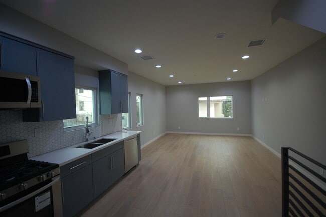 OPEN FLOOR PLAN - 648 1/2 N Serrano Ave