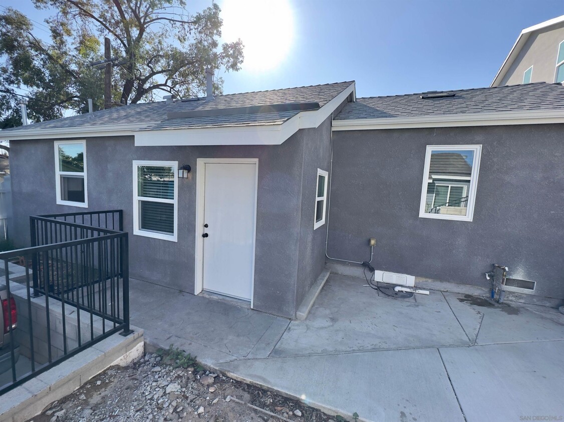 Primary Photo - 4019 Logan Ave