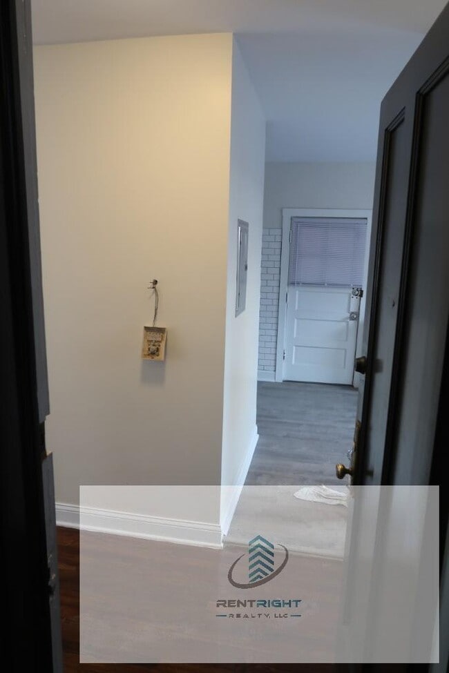 Building Photo - 1 bedroom in Chicago IL 60626