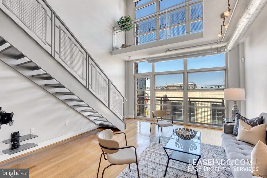 Primary Photo - 1390 Kenyon St NW