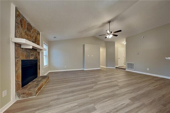 Foto del edificio - 229 Colemans Bluff Dr