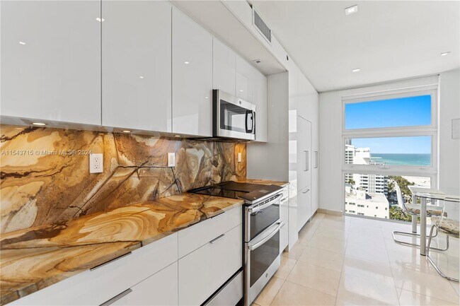 Foto del edificio - 4201 Collins Ave