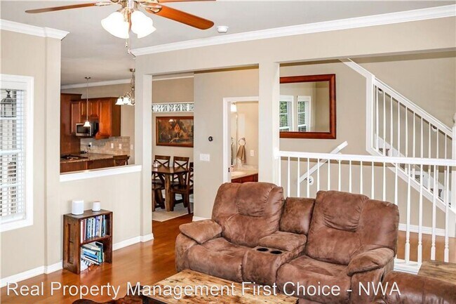 Foto del edificio - 3 br, 3 bath House - 729 N Rupple Road