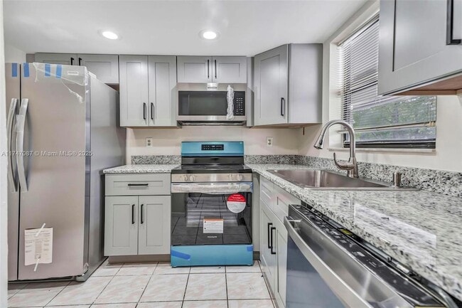 Foto del edificio - 6020 Shaker Wood Cir