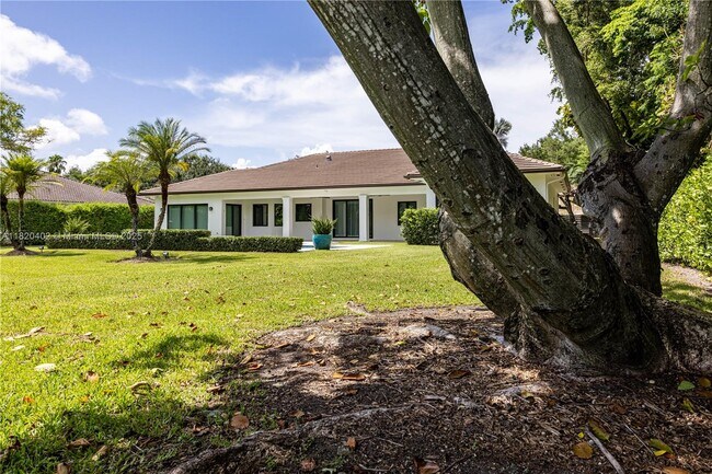 Foto del edificio - 6090 SW 116th St