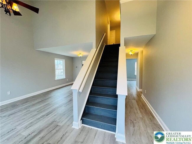 Building Photo - 2274 Briarwood Dr