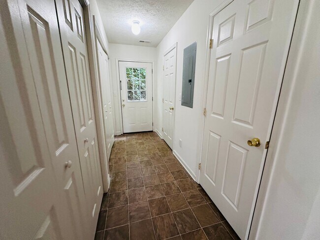 Foto del edificio - 3 Bedroom 2.5 Bath Townhouse