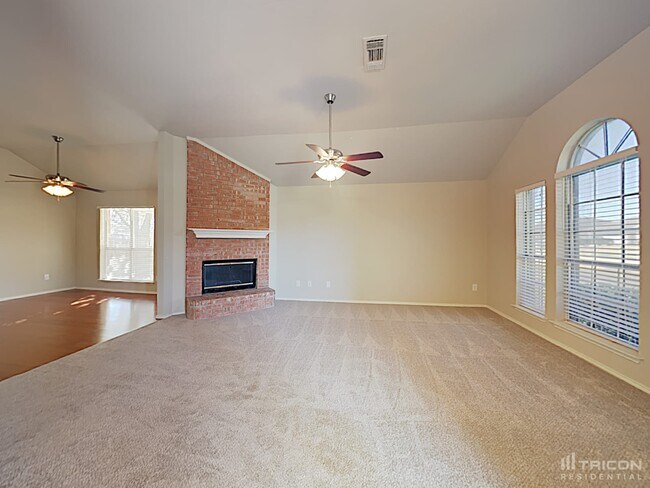 Foto del edificio - 1013 Meadowbend Dr